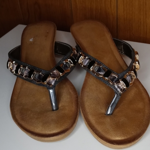 Atalina jeweled sandals  1.5 " heel fits 8.5 - Picture 1 of 11